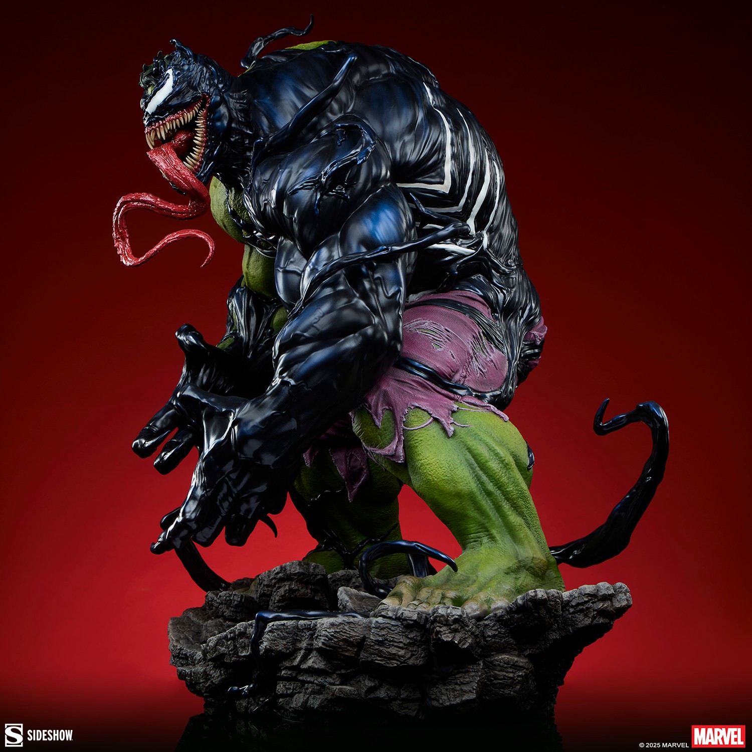 Venomized Hulk Premium Format™ Figure by Sideshow Collectibles