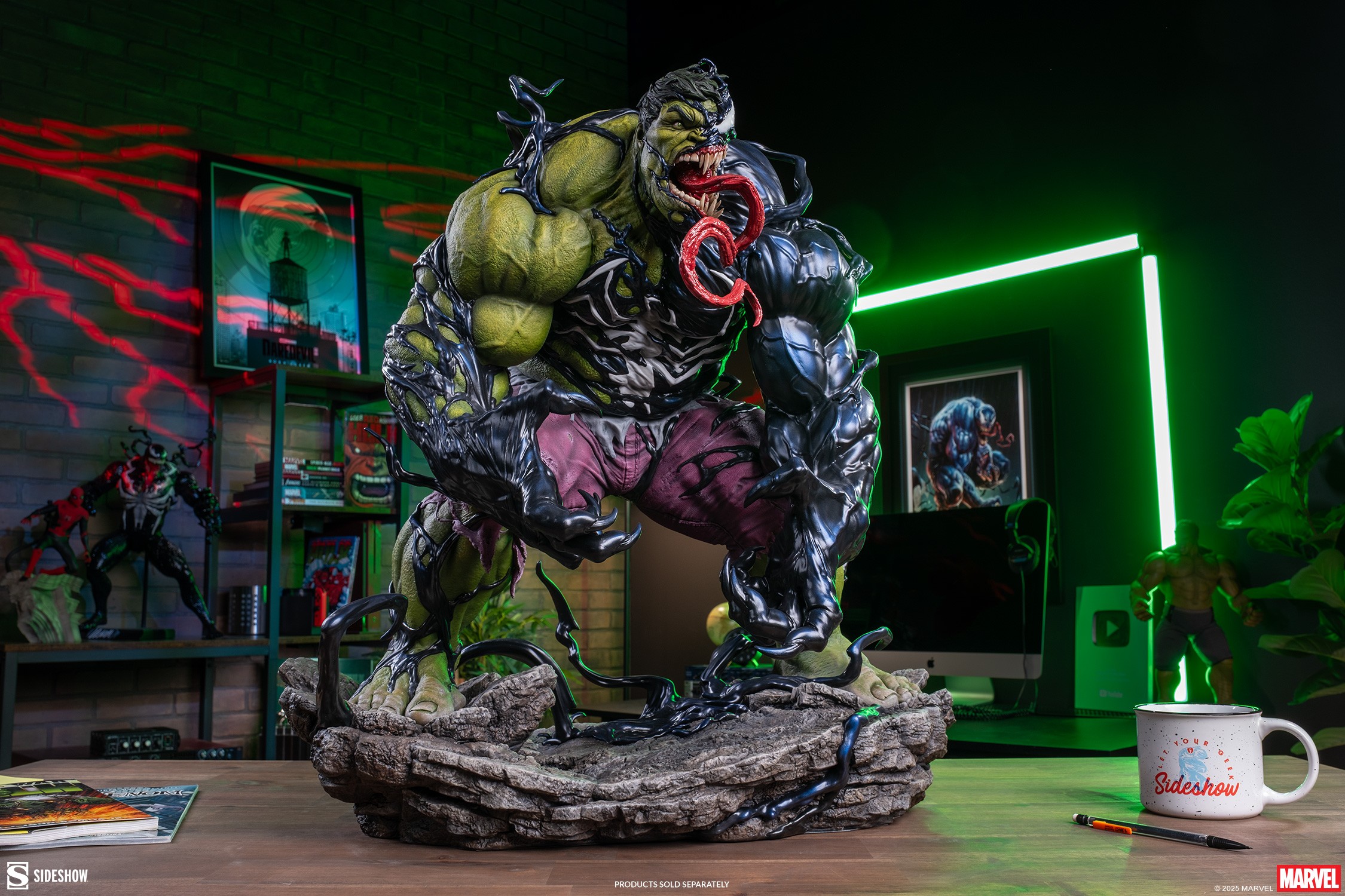 Marvel Venomized Hulk Premium Format™ Figure  Collector Edition View 1