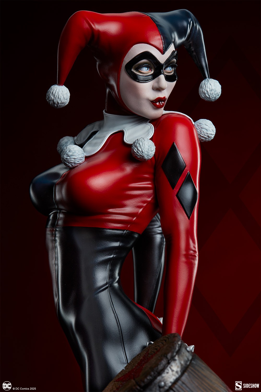 DC Comics Harley Quinn™ Premium Format™ Figure  (Prototype Shown) View 5