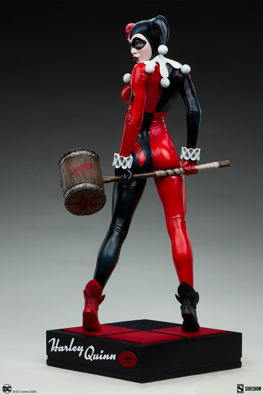 DC Comics Harley Quinn™ Premium Format™ Figure  (Prototype Shown) View 9