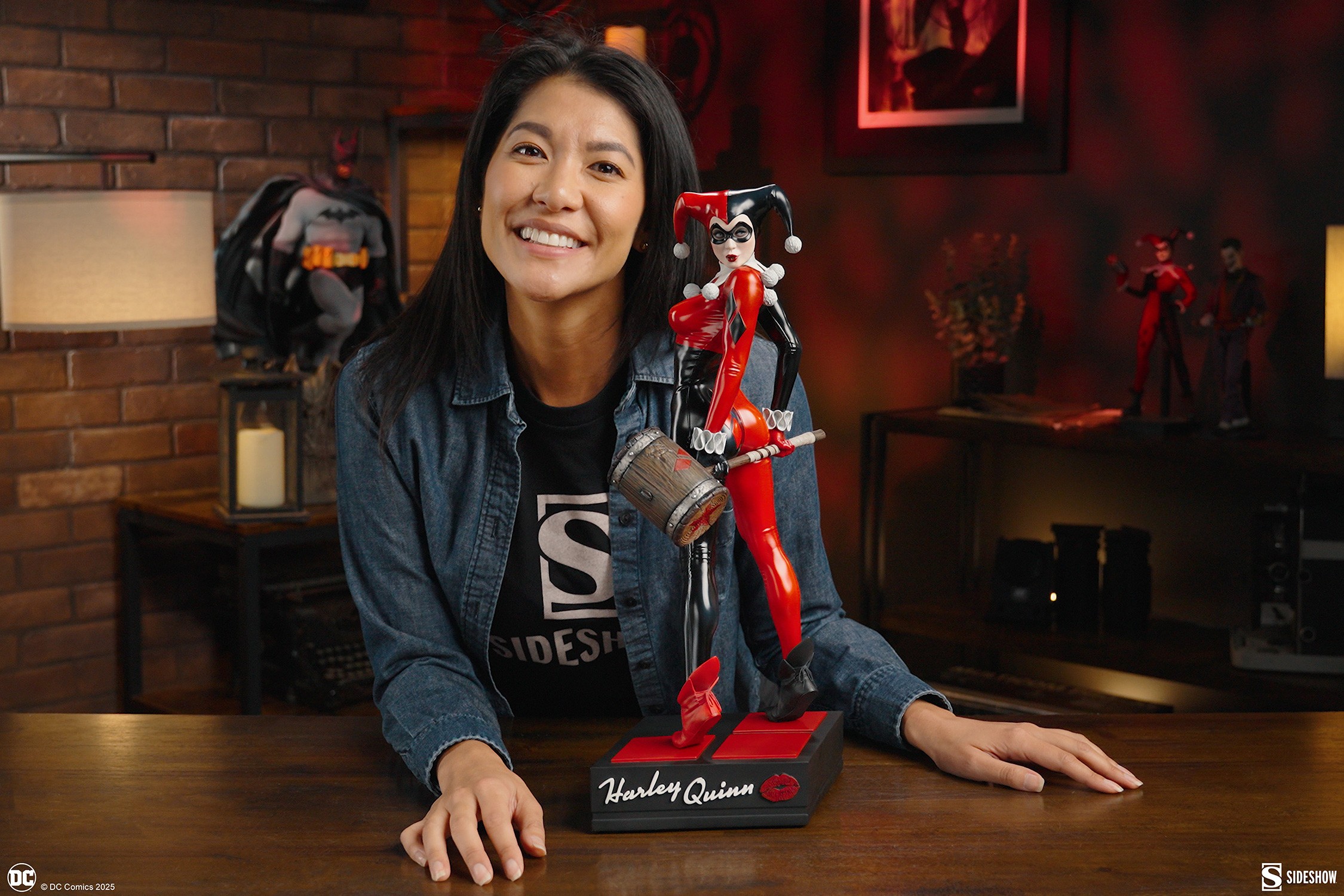 Harley Quinn™ Premium Format™ Figure by Sideshow Collectibles