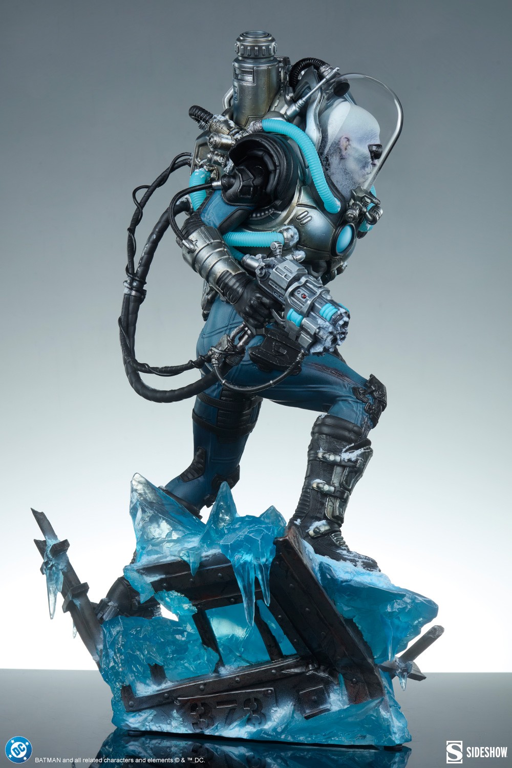 DC Comics Mr. Freeze™ Premium Format™ Figure  (Prototype Shown) View 9