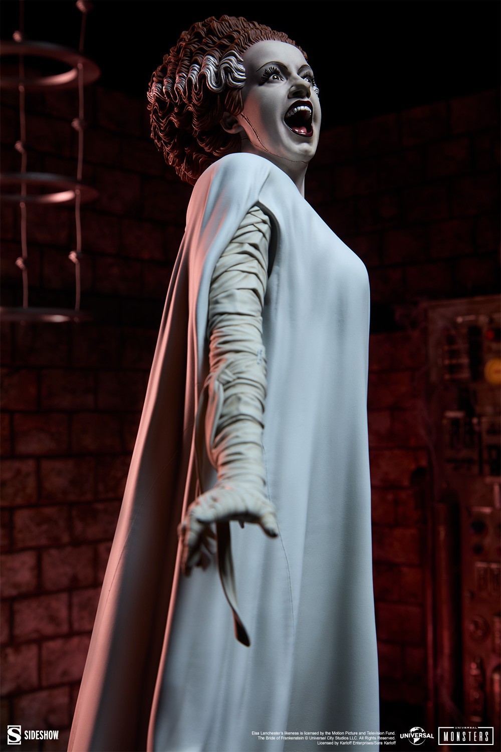 Universal Monsters The Bride of Frankenstein Premium Format™ Figure  Collector Edition (Prototype Shown) View 4