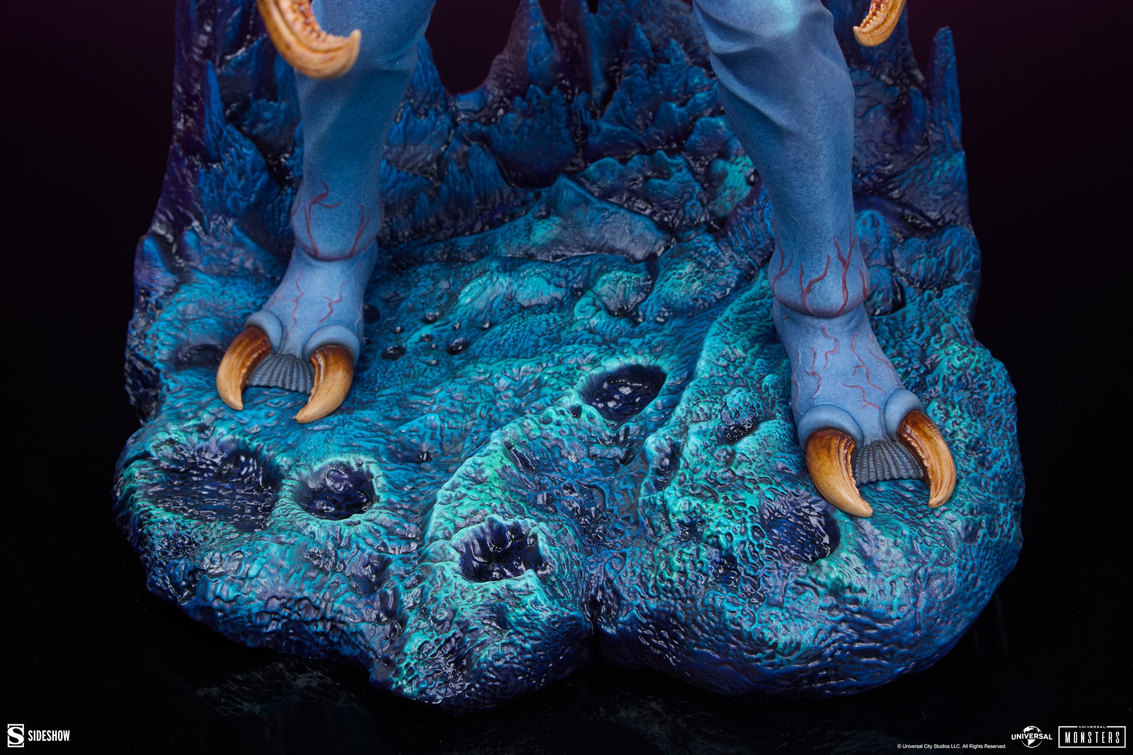 Metaluna Mutant Premium Format™ Figure by Sideshow Collectibles