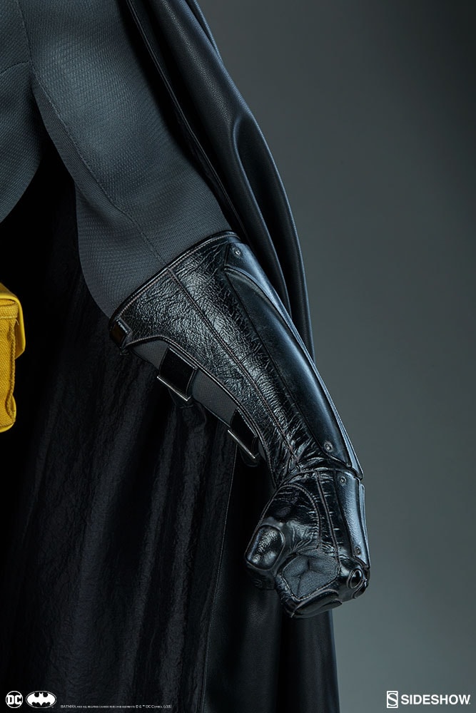 DC Comics Batman Legendary Scale™ Figure  View 16