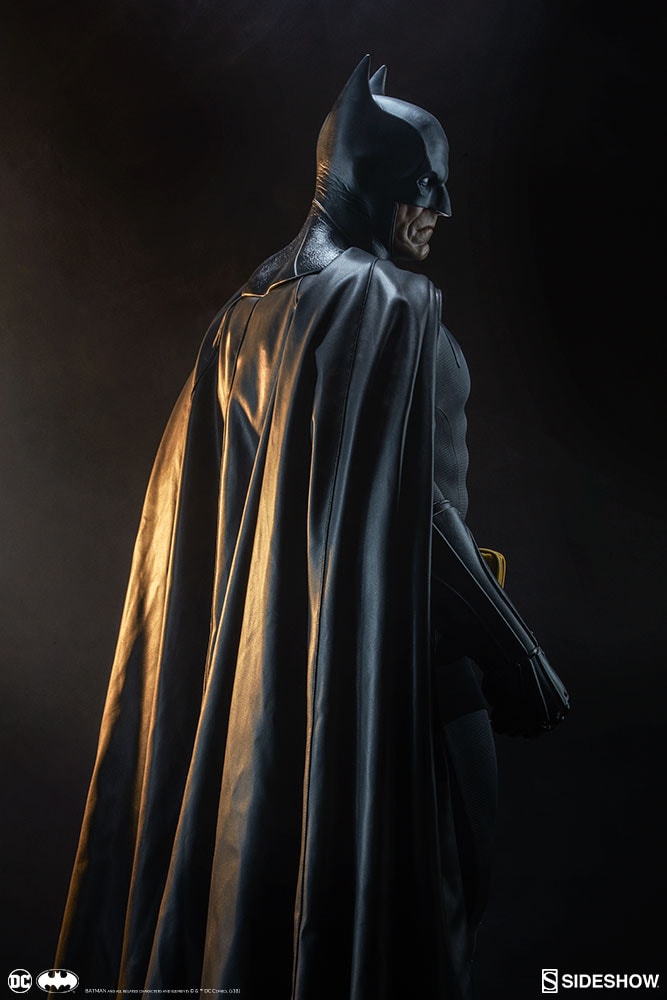 DC Comics Batman Legendary Scale™ Figure  View 24
