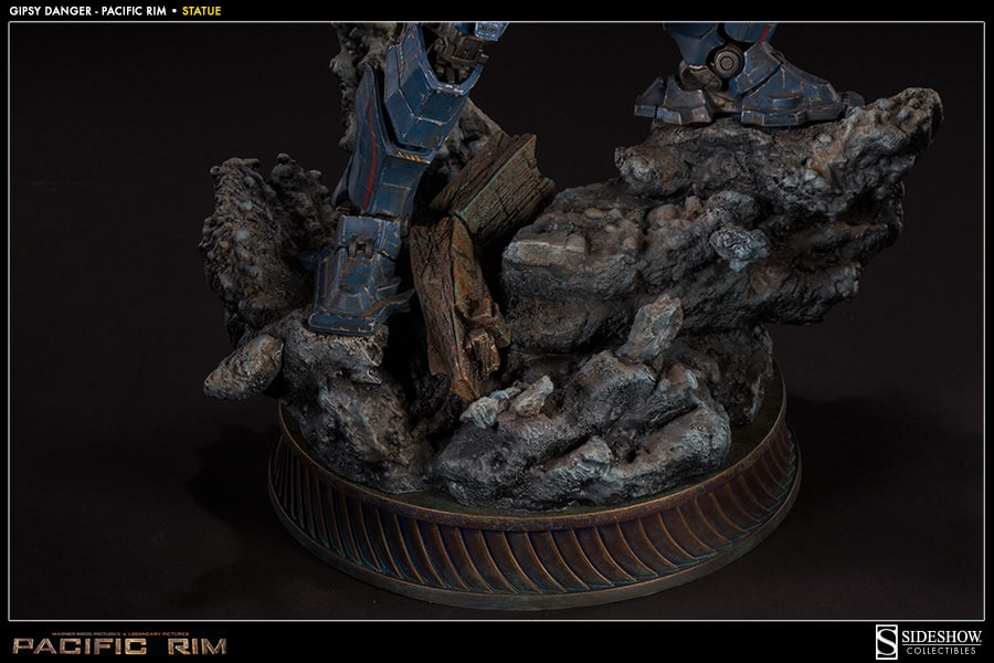 Pacific Rim Gipsy Danger: Pacific Rim Statues  View 12