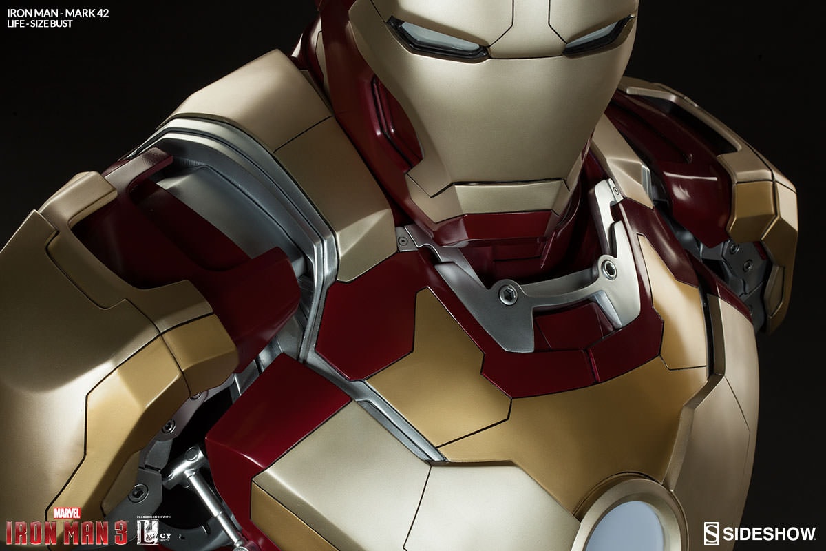 Marvel Iron Man Mark 42 Collectible Bust by Hot Toys