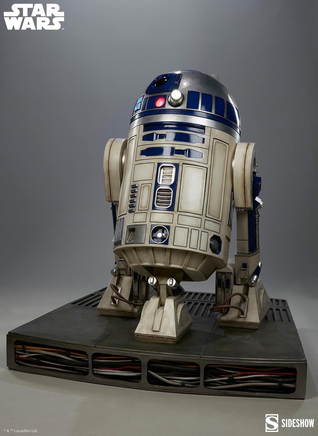Star Wars R2-D2 Life-Size Figure by Sideshow Collectibles