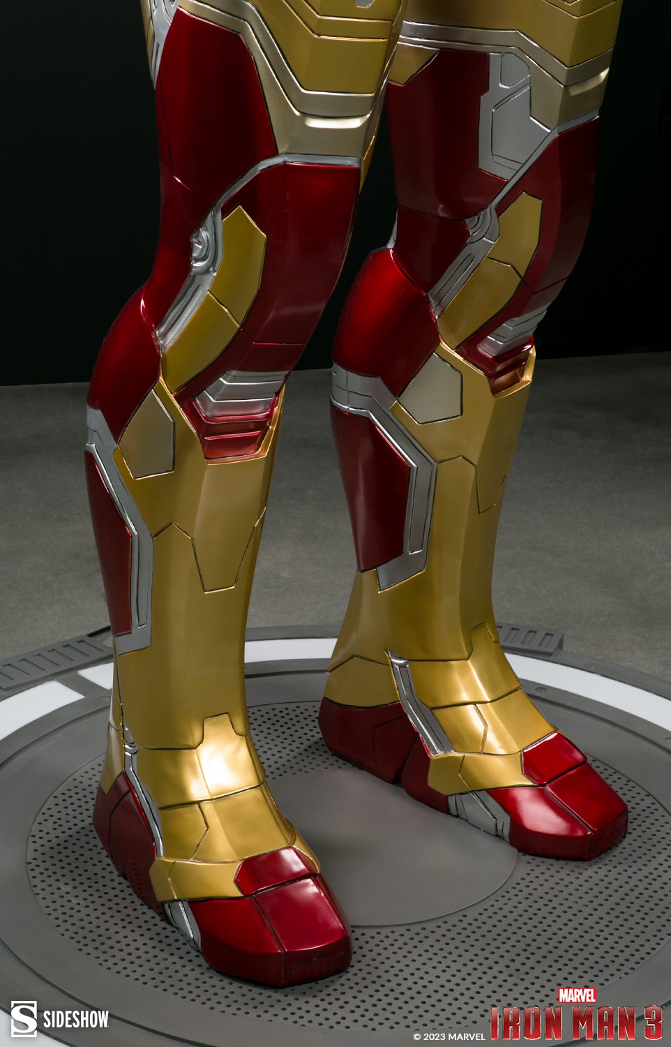 Marvel Iron Man Mark 42 Life-Size Figure by Sideshow Collect