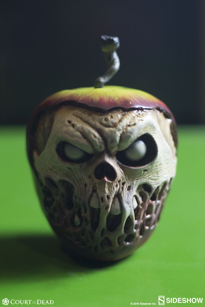 Court of the Dead Skull Apple Prop Replica | Sideshow Collectibles