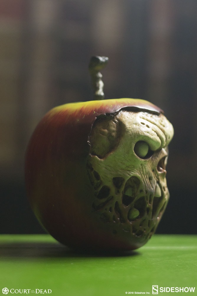 Court of the Dead スカルアップル（腐敗版）プロップレプリカ Court of the Dead Skull Apple Prop Replica | Sideshow