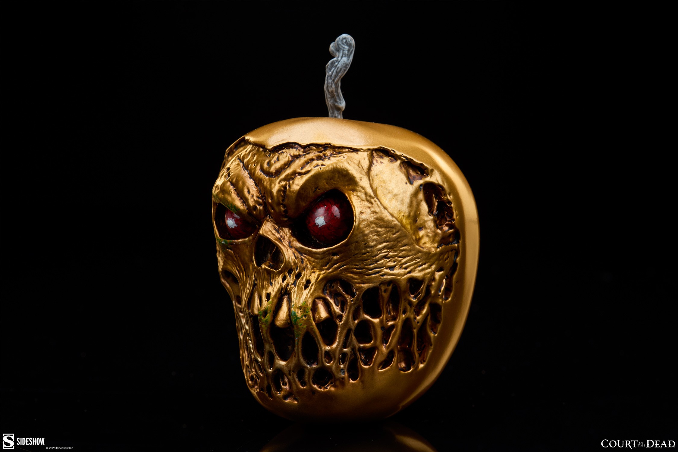 Court of the Dead Court of the Dead Skull Apple (Gold Variant) Replica  View 3