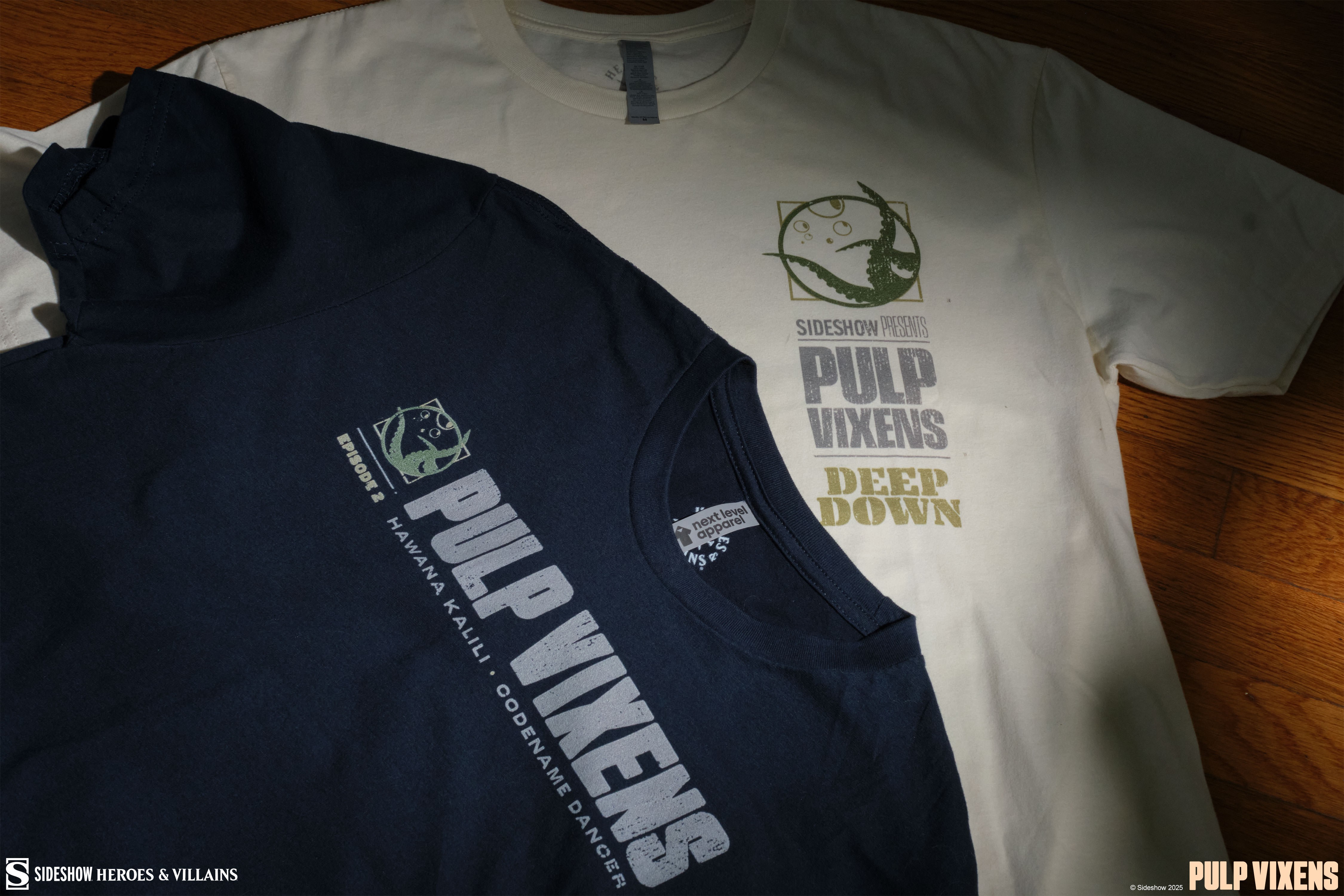 Sideshow Originals Pulp Vixens: Deep Down T-Shirt (Navy) Apparel  (Prototype Shown) View 10