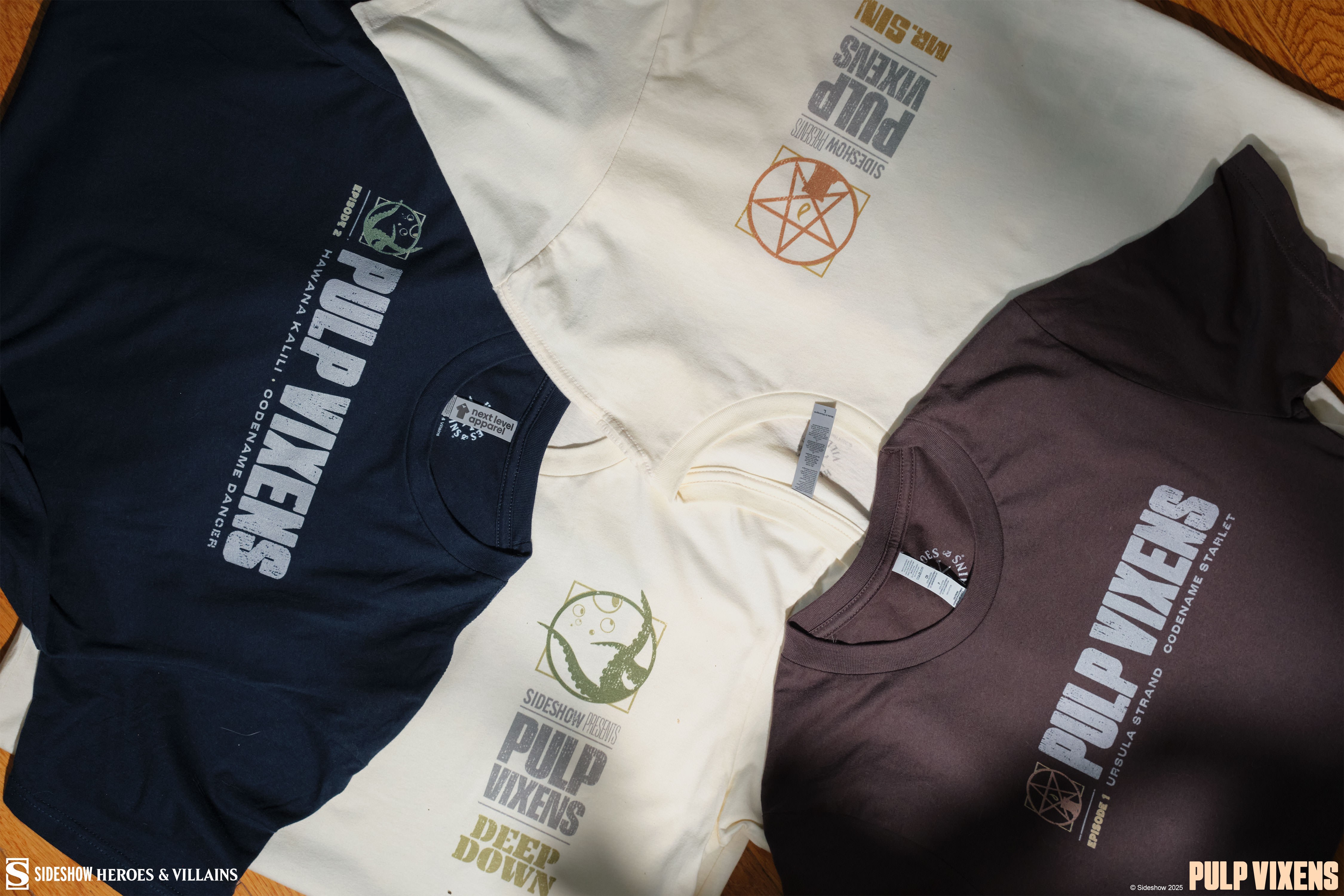 Sideshow Originals Pulp Vixens: Deep Down T-Shirt (Navy) Apparel  (Prototype Shown) View 8