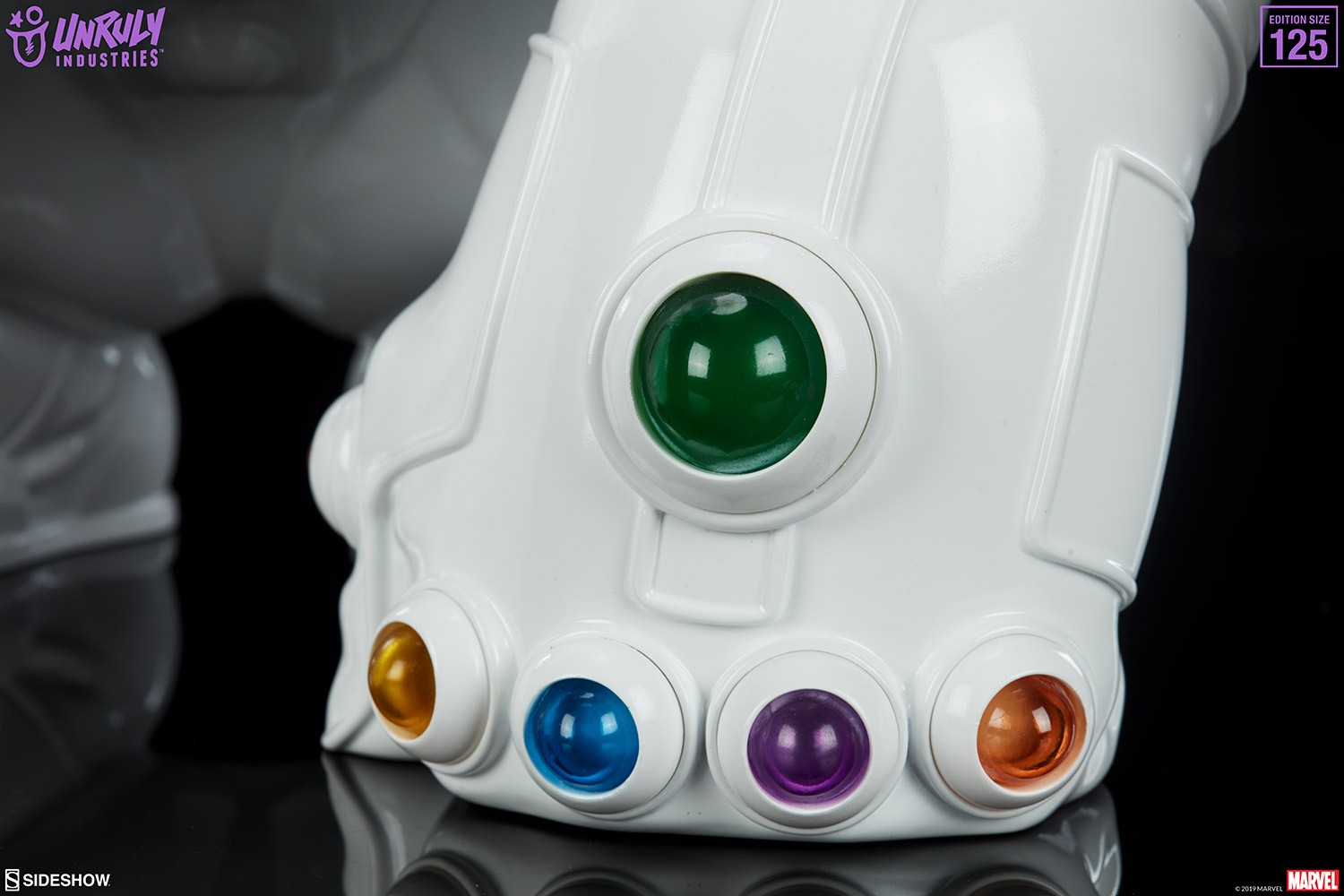 Thanos (Infinity-Sized) Gloss White Edition