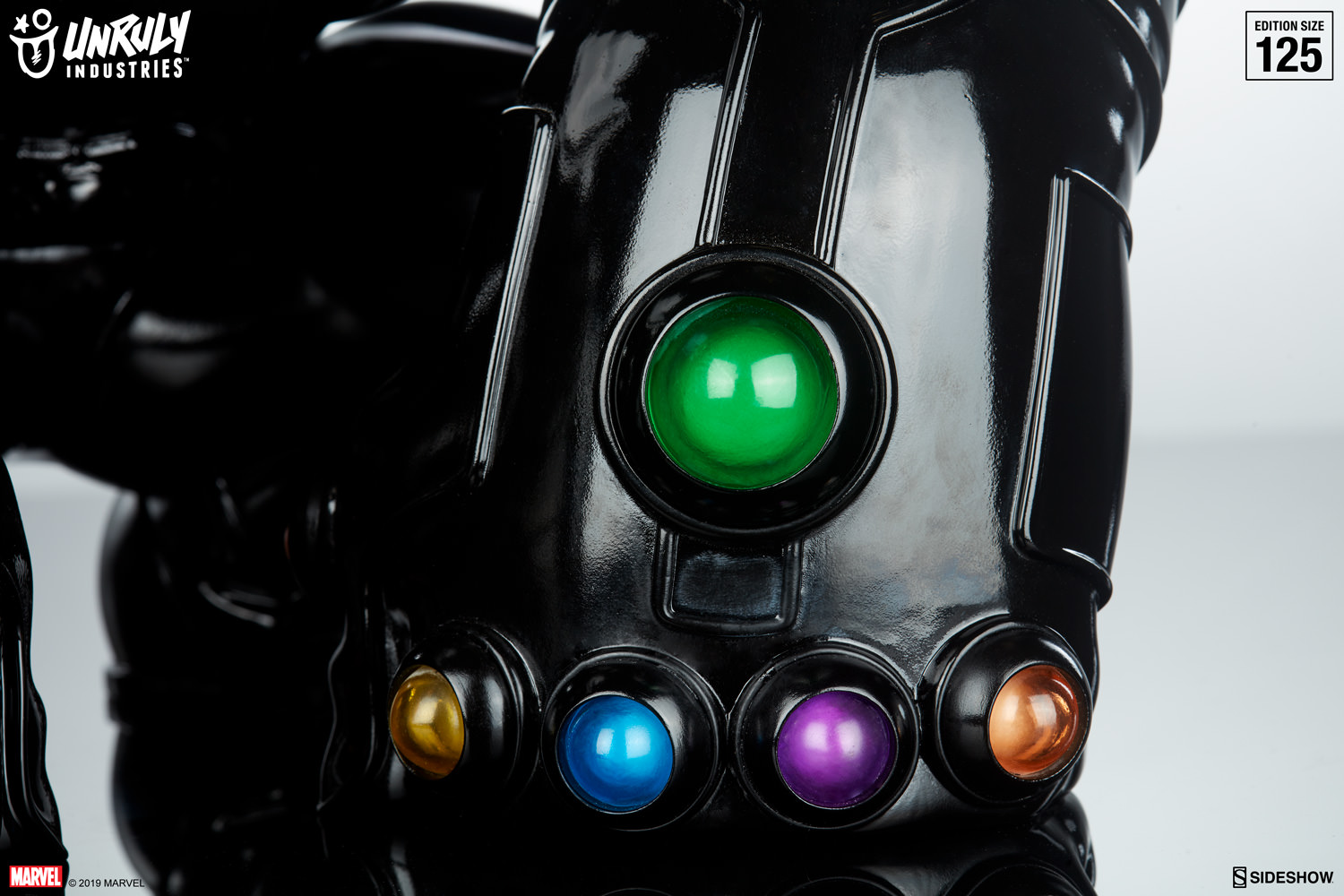 Thanos (Infinity-Sized) Gloss Black Edition