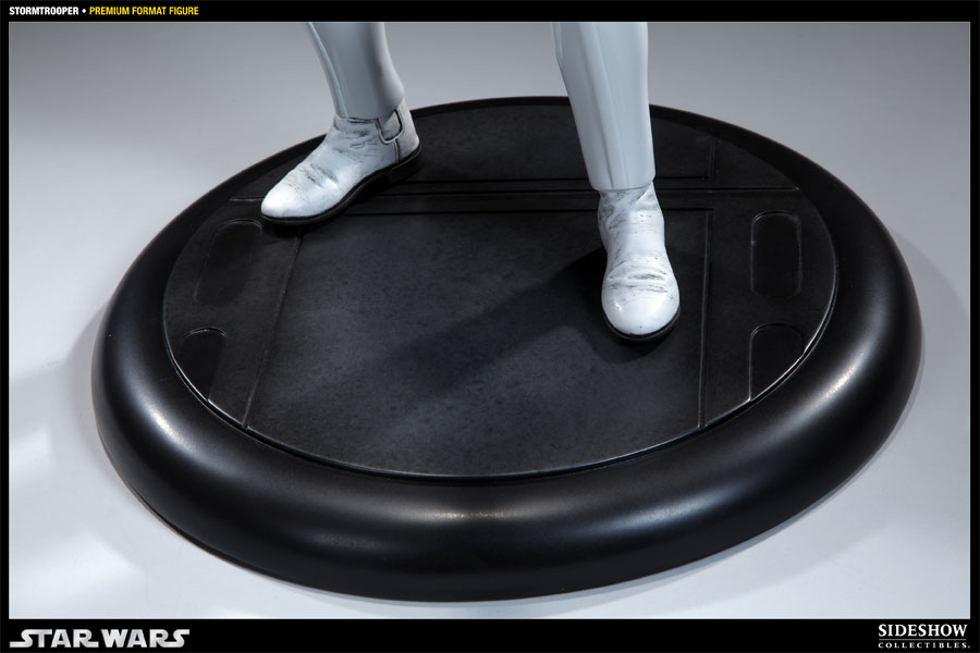 Star Wars Stormtrooper Premium Format™ Figure  View 5