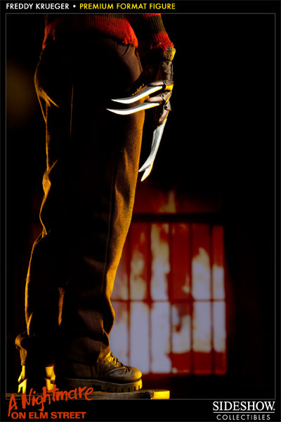 Freddy Krueger Premium Format™ Figure  Collector Edition View 5