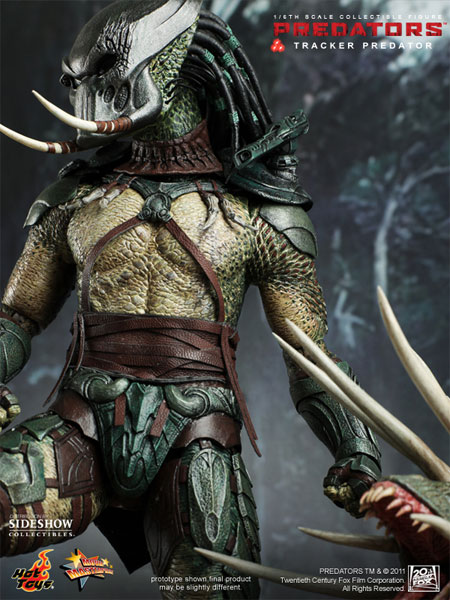 Predator Tracker Sixth Scale Figure by Hot Toys | Sideshow Collectibles