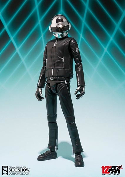 Daft Punk ダフトパンク　フィギュア Amazon.com: Bandai Tamashii Nations S.H. Figuarts Thomas