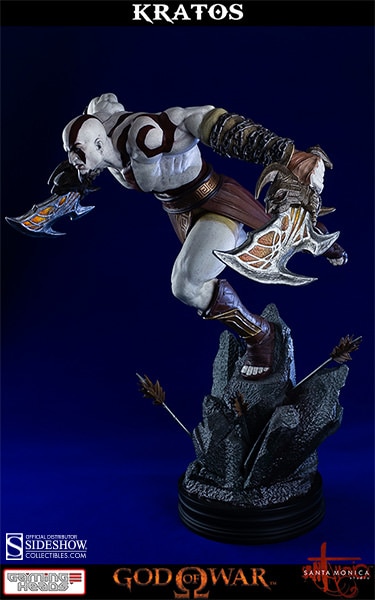 God of War God of War: Lunging Kratos Statues  View 4