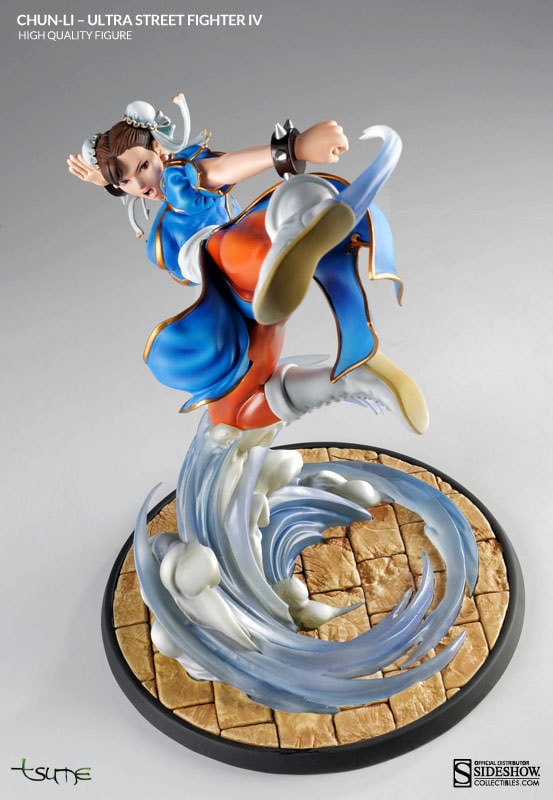 Street Fighter Chun-Li Collectible Figure  View 4