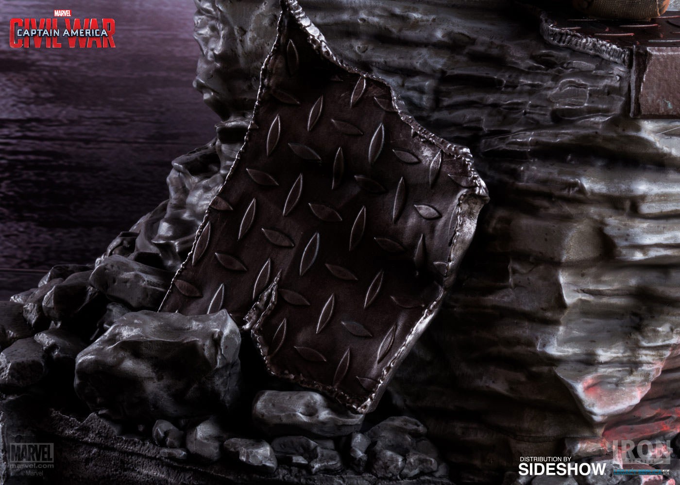 Marvel Black Panther Polystone Statue  (Prototype Shown) View 10