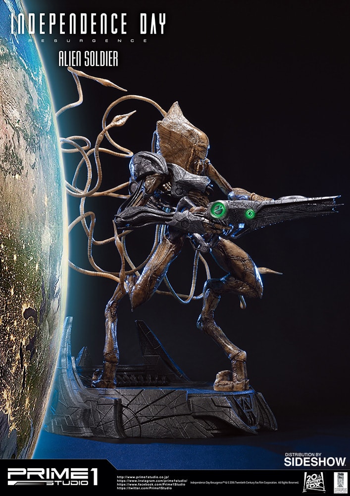 Independence Day: Resurgence Alien Soldier Polystone Statue  (Prototype Shown) View 15