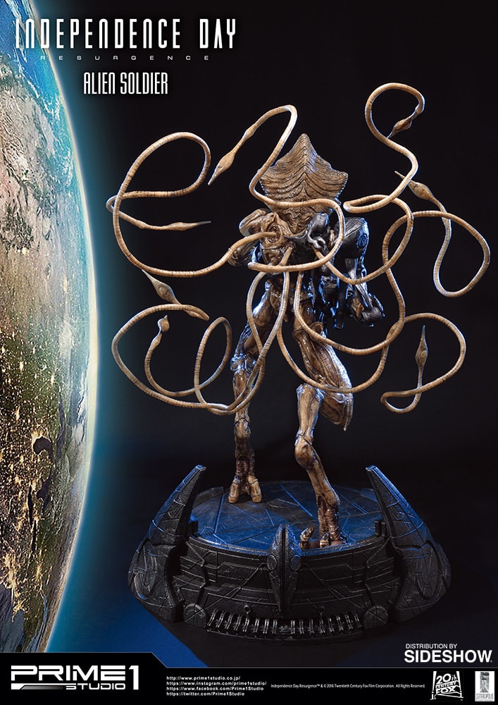 Independence Day: Resurgence Alien Soldier Polystone Statue  (Prototype Shown) View 17
