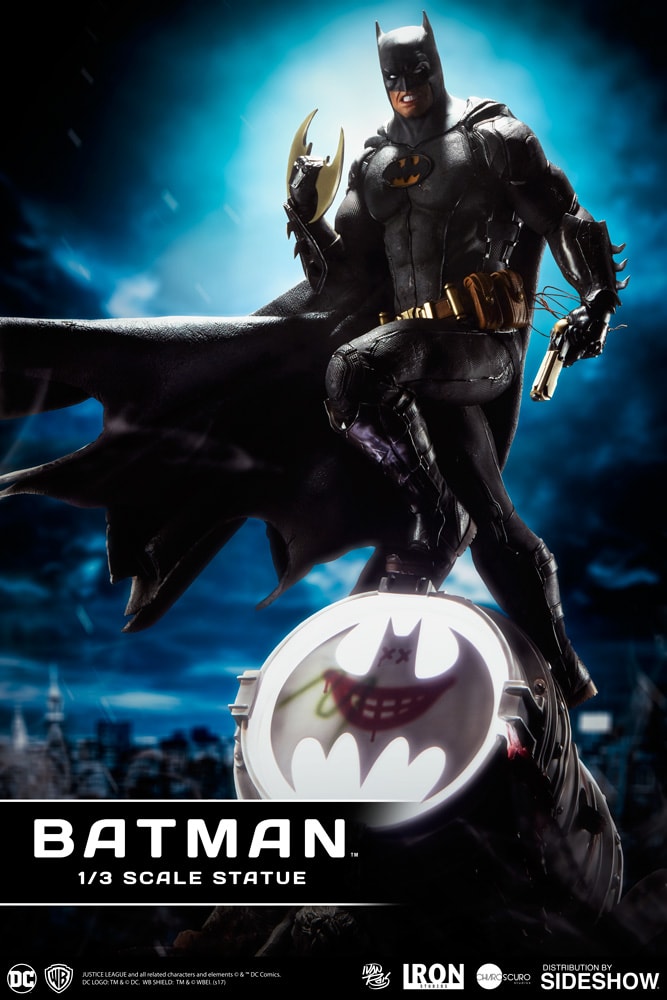 DC Comics Batman Black Edition Statue by Iron Studios
