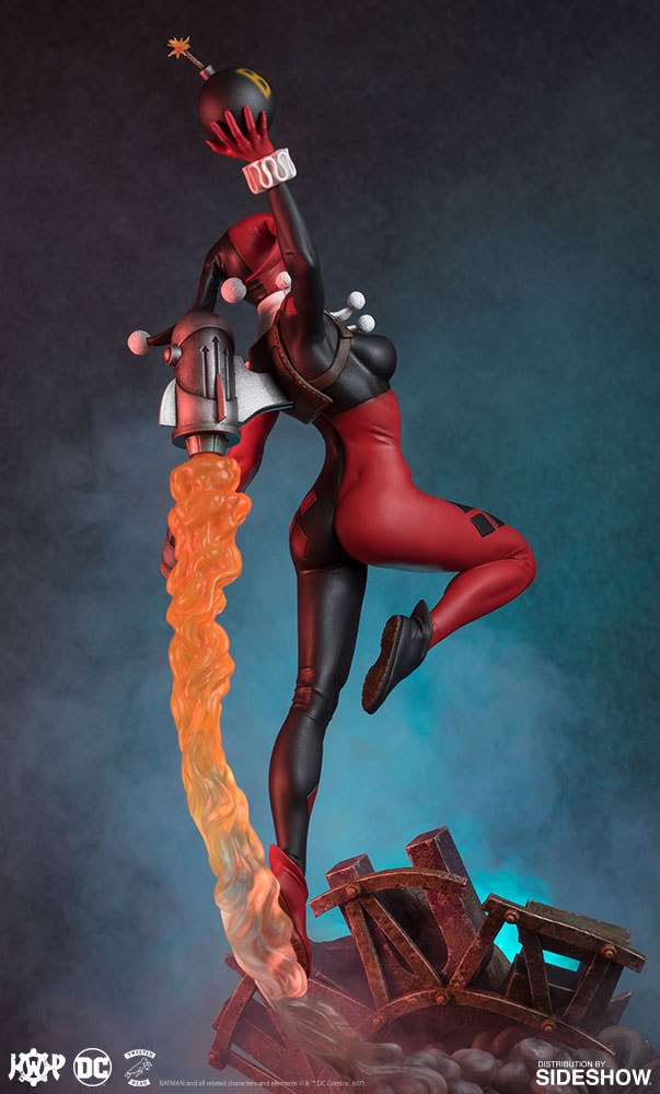 DC Comics Harley Quinn Maquette  (Prototype Shown) View 12