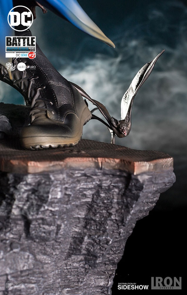 DC Comics Batman vs Bane Diorama  (Prototype Shown) View 9