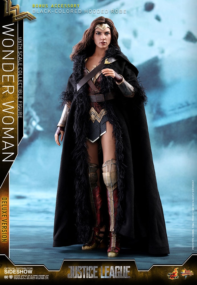 Wonder Woman Deluxe Version (Prototype Shown) View 24