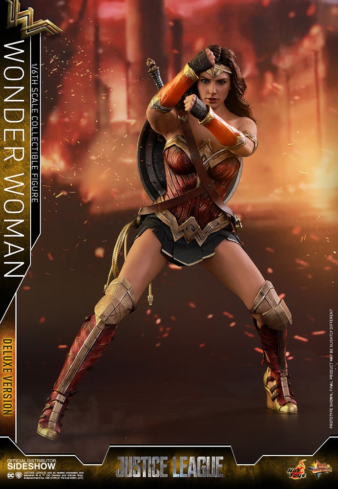 Wonder Woman Deluxe Version (Prototype Shown) View 20