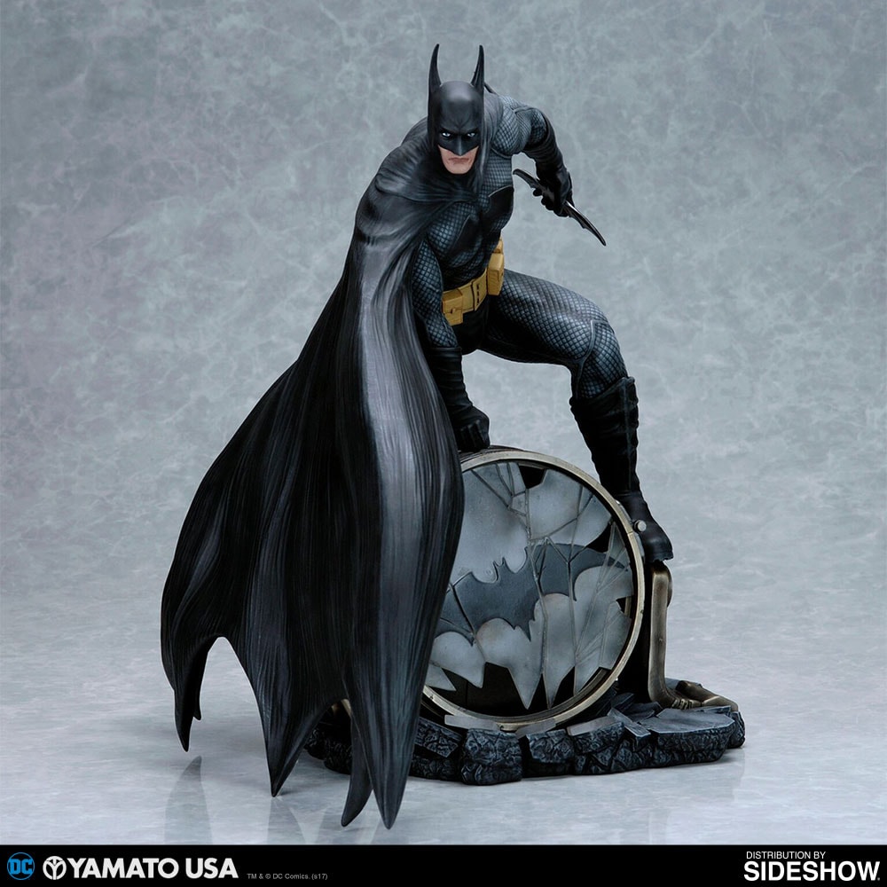 DC Comics Batman PVC Figure  (Prototype Shown) View 1