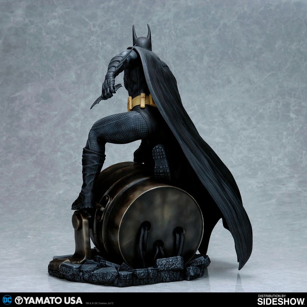 DC Comics Batman PVC Figure  (Prototype Shown) View 3