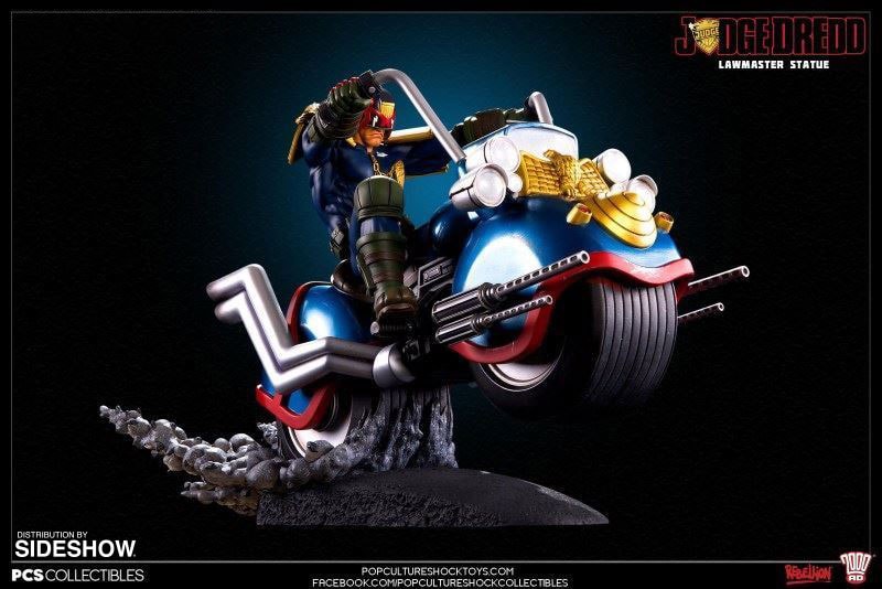 2000 AD Judge Dredd on Lawmaster Diorama by Pop Culture Shoc 