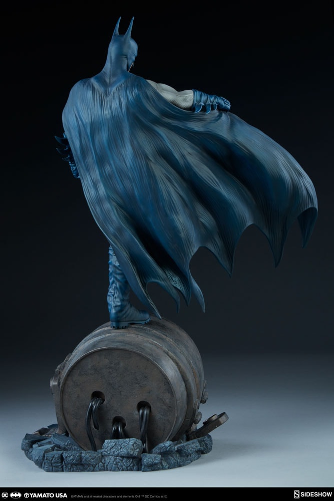 Batman Blue Version Exclusive Edition (Prototype Shown) View 16