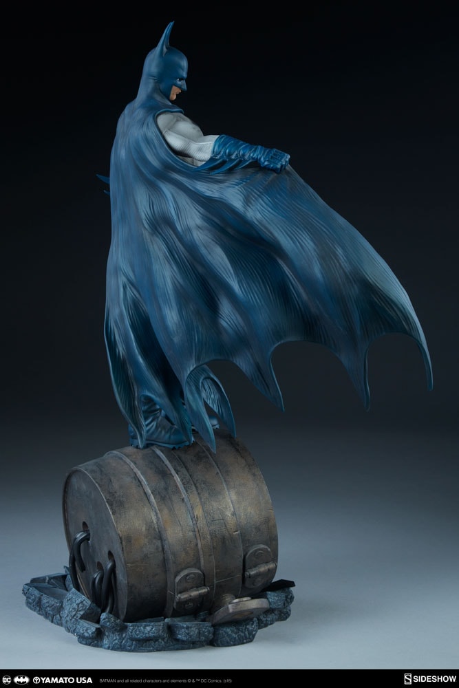 Batman Blue Version Exclusive Edition (Prototype Shown) View 15