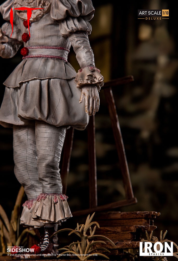 It Pennywise Deluxe Statue by Iron Studios | Sideshow It Pennywise Deluxe Statue by Iron Studios | Sideshow