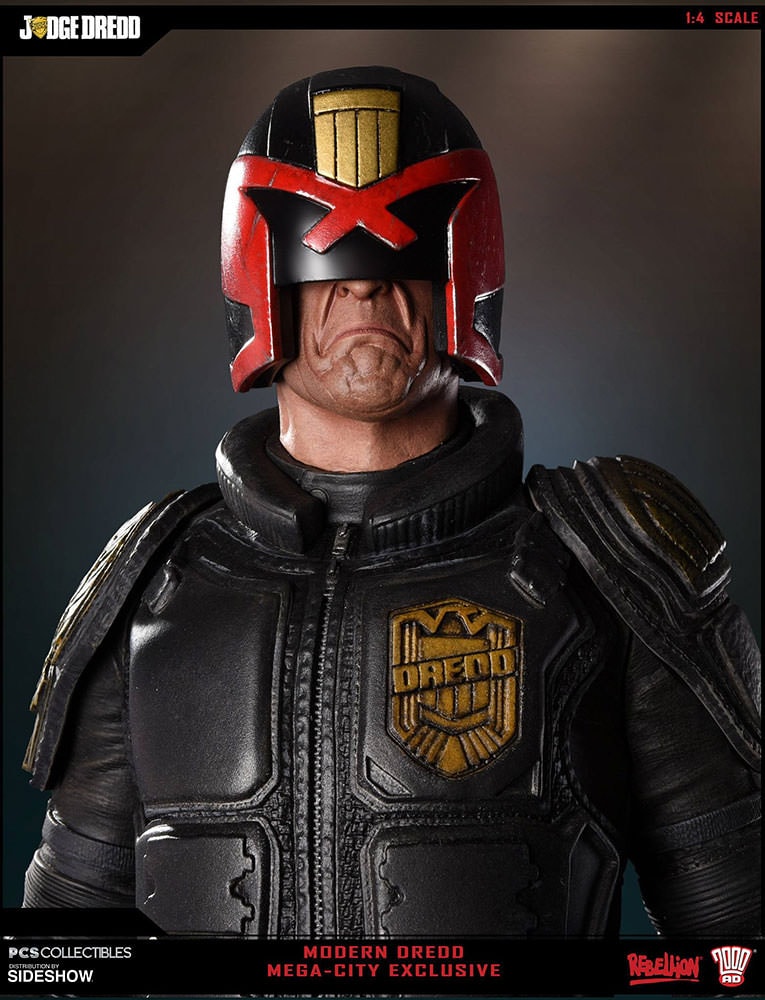 2000 AD Judge Dredd Mega City Statues  Exclusive Edition (Prototype Shown) View 4