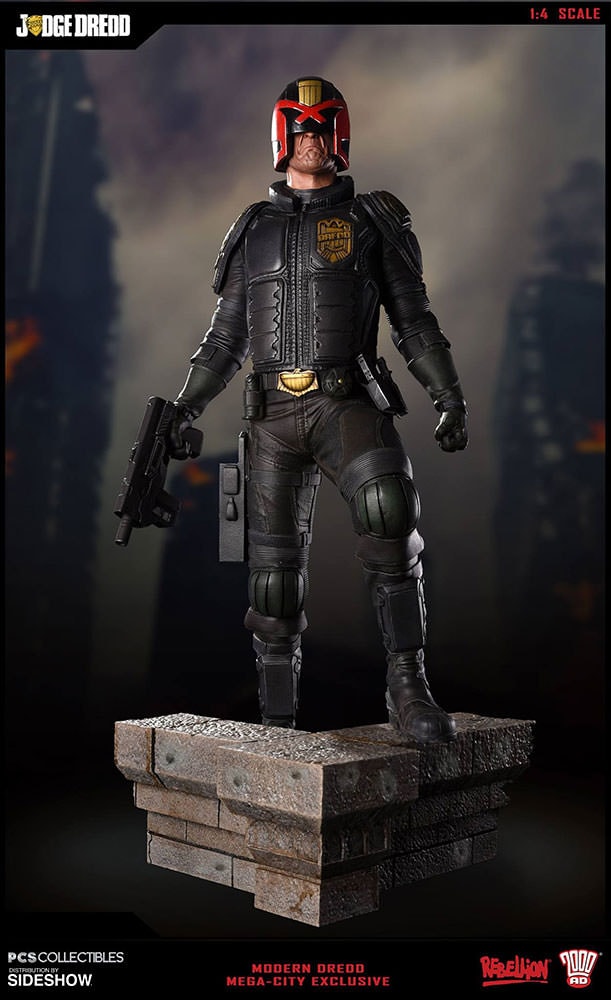 2000 AD Judge Dredd Mega City Statues  Exclusive Edition (Prototype Shown) View 8