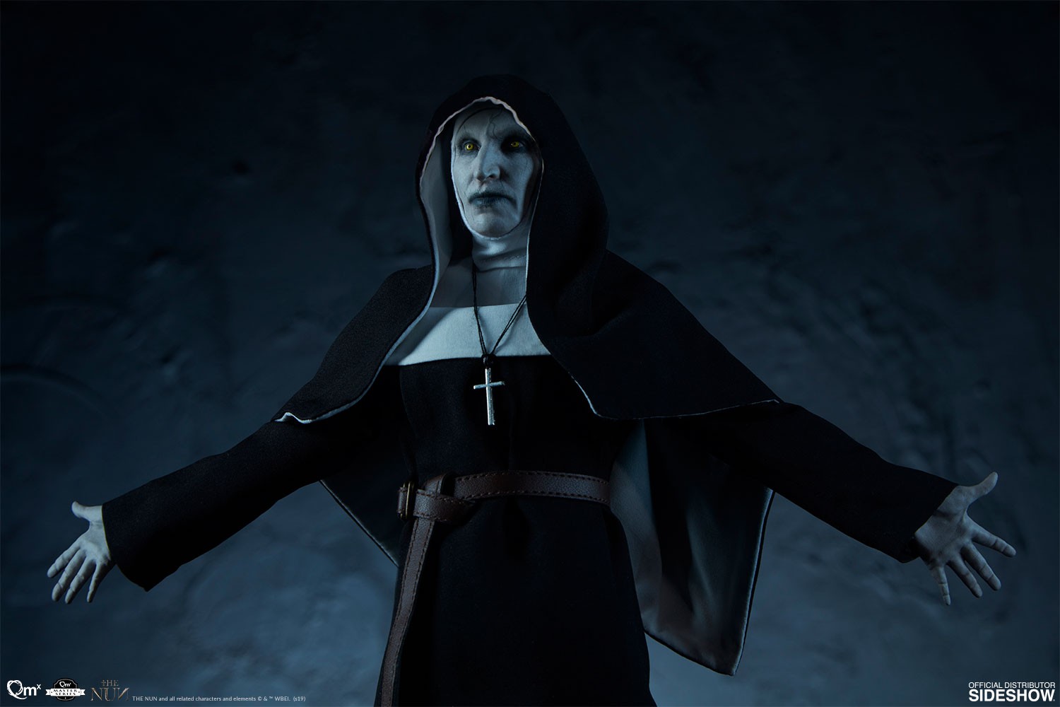 Mezco Toyz The Nun 18インチ フィギュア MDS Roto Plush The Nun Doll | Mezco Toyz