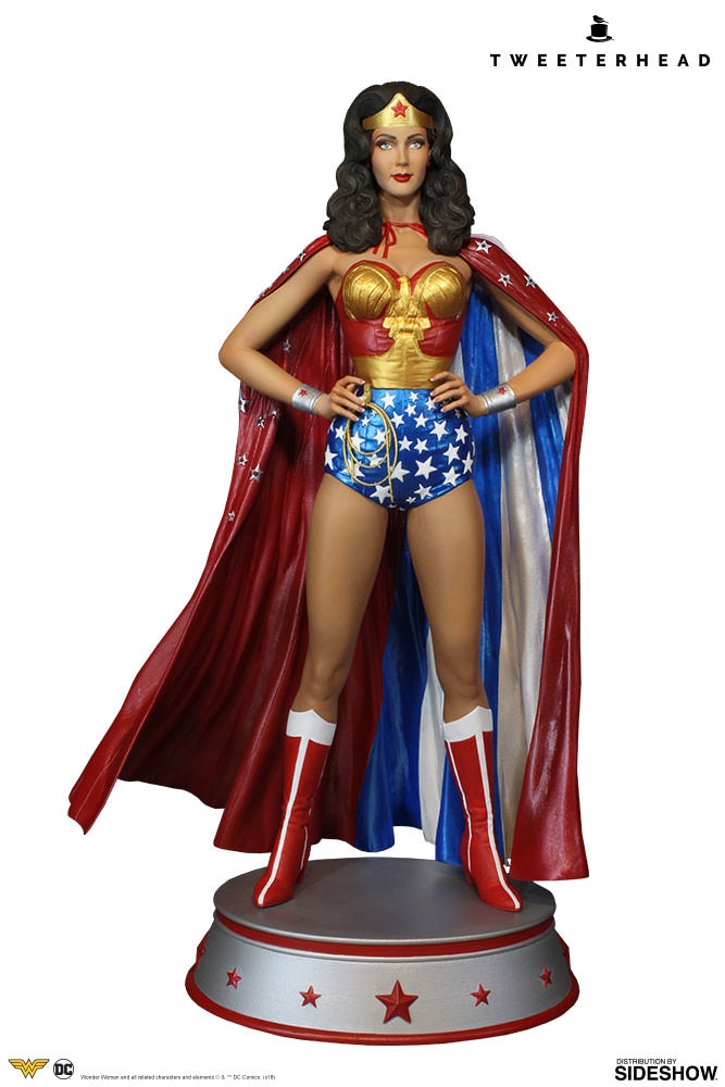 DC Comics Wonder Woman Cape Variant Maquette  (Prototype Shown) View 1