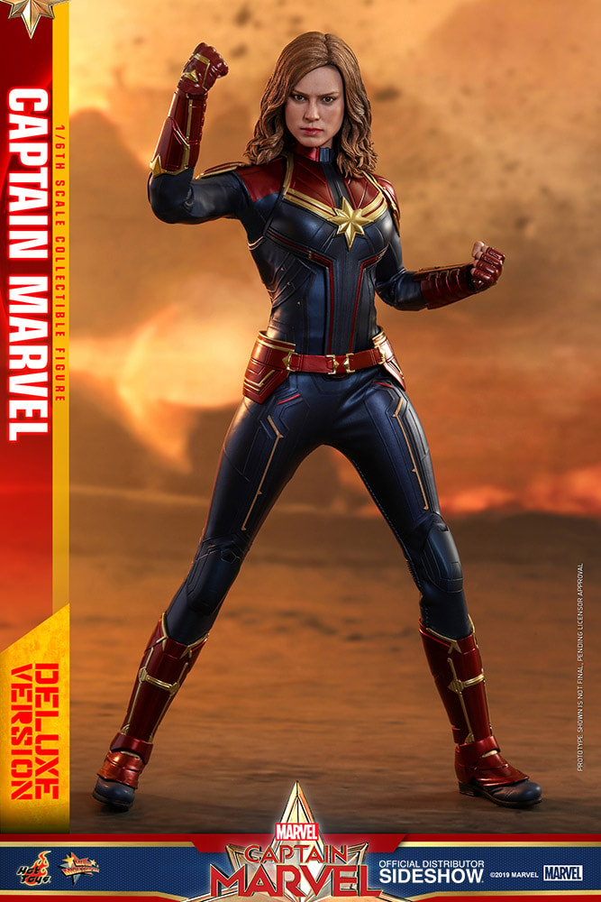 Captain Marvel Deluxe Figure by Hot Toys