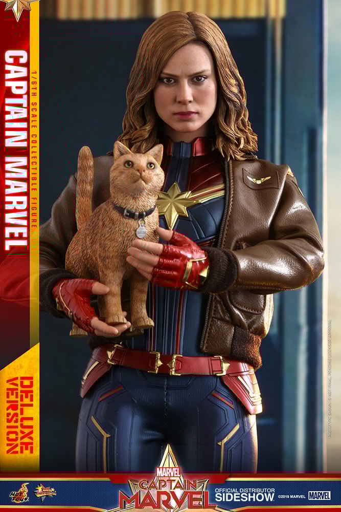 Captain Marvel Deluxe Version (Prototype Shown) View 15
