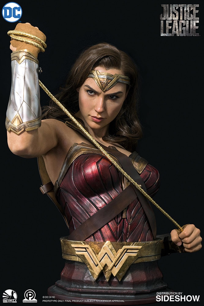 Wonder Woman Life-Size Bust | Sideshow Collectibles