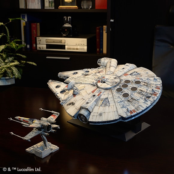 特撮 STAR WARS MILLENNIUM FALCON Millennium Falcon Model Kit by Bandai | Sideshow Collectibles