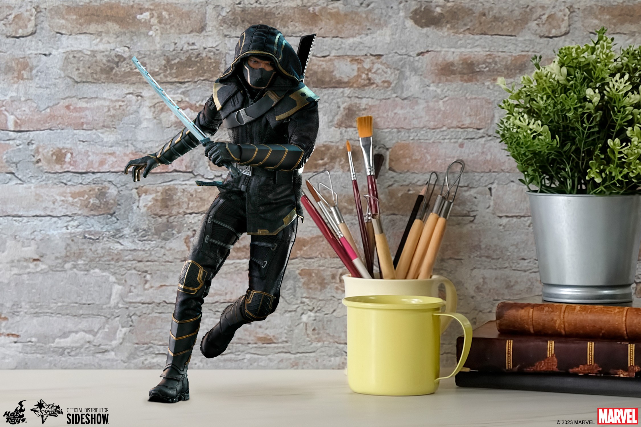 Marvel Hawkeye Sixth Scale Figure by Hot Toys | Sideshow